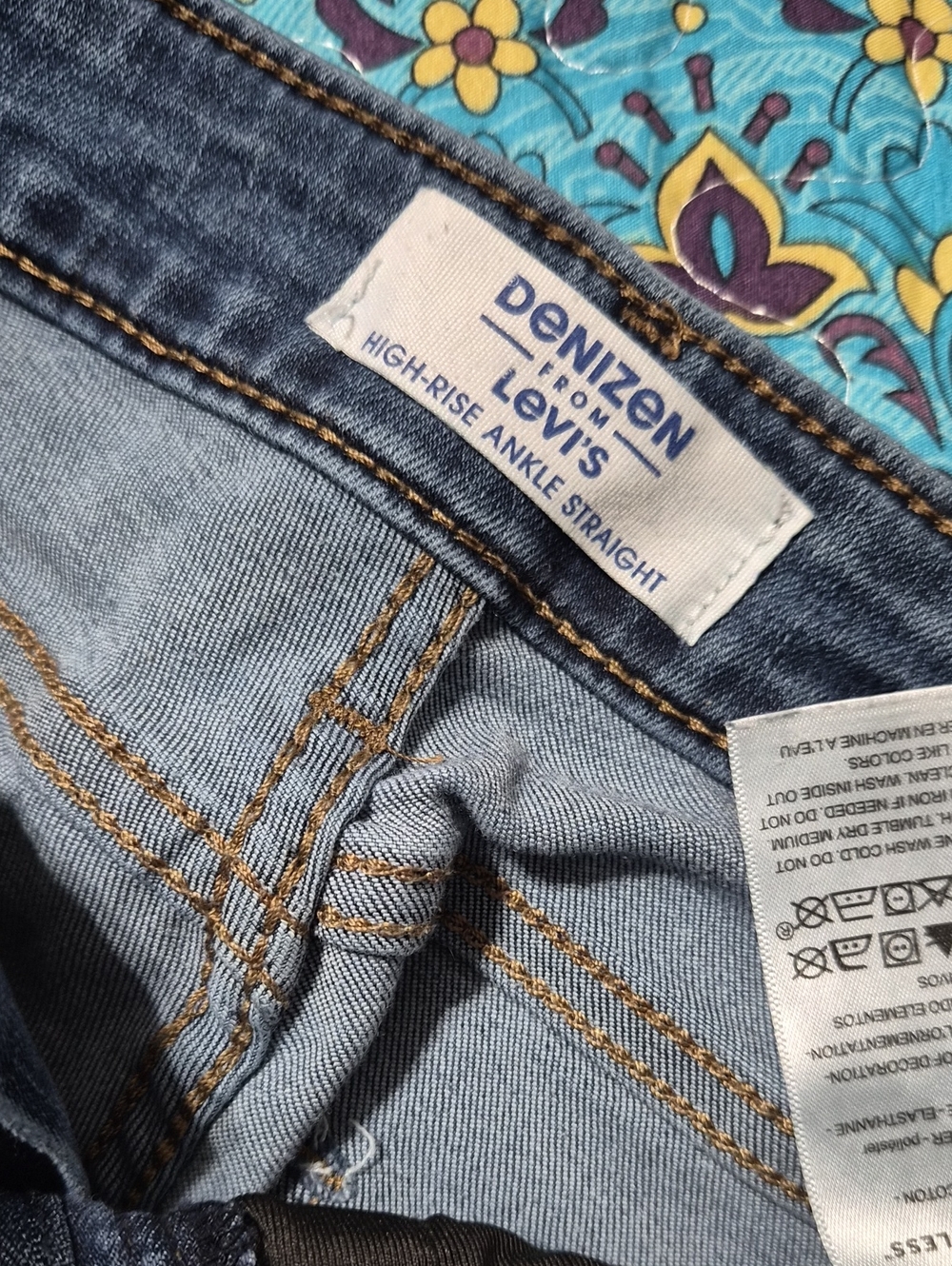 Denizen from Levi's Women's High-Rise Ankle Straight Jeans - Light Wash Blue